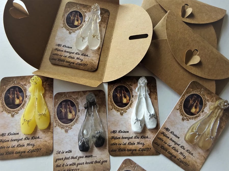 unique by felicia Mariana Herzfeld