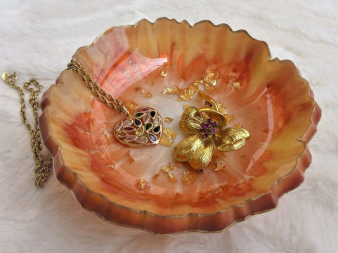 unique by felicia Mariana Herzfeld