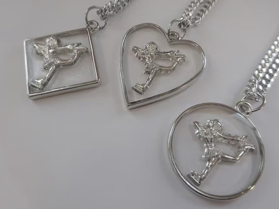 unique by felicia Mariana Herzfeld