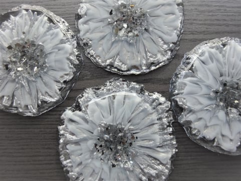 unique by felicia Mariana Herzfeld